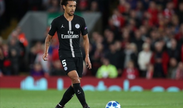  布雷斯特门将超神扑救零封巴黎  