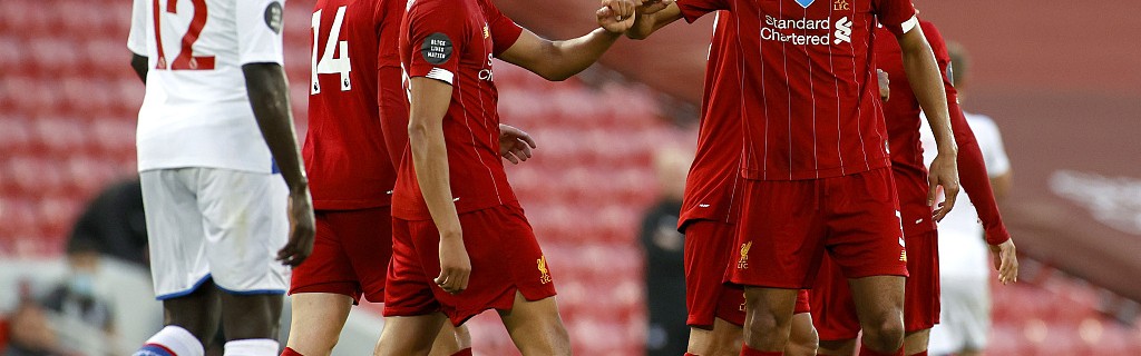  萨拉赫传射建功利物浦终结曼城不败  