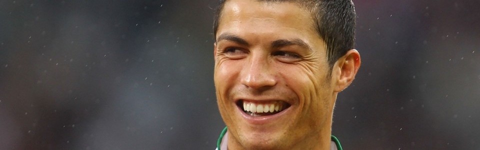  滕哈赫变阵收奇效，曼联终结三轮不胜颓势  