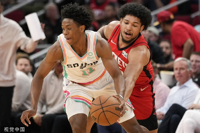  穆雷末节21分马刺逆转火箭  